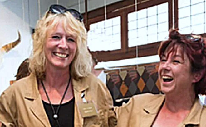 Hulp nodig bij het kopen van een schapenvacht? Edith en Anneke helpen! Schapenvacht kopen bij Edith